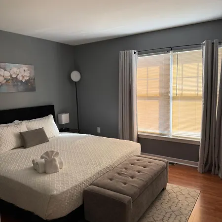 The Grey Escape-Close To Beach Waterpark & Casinos